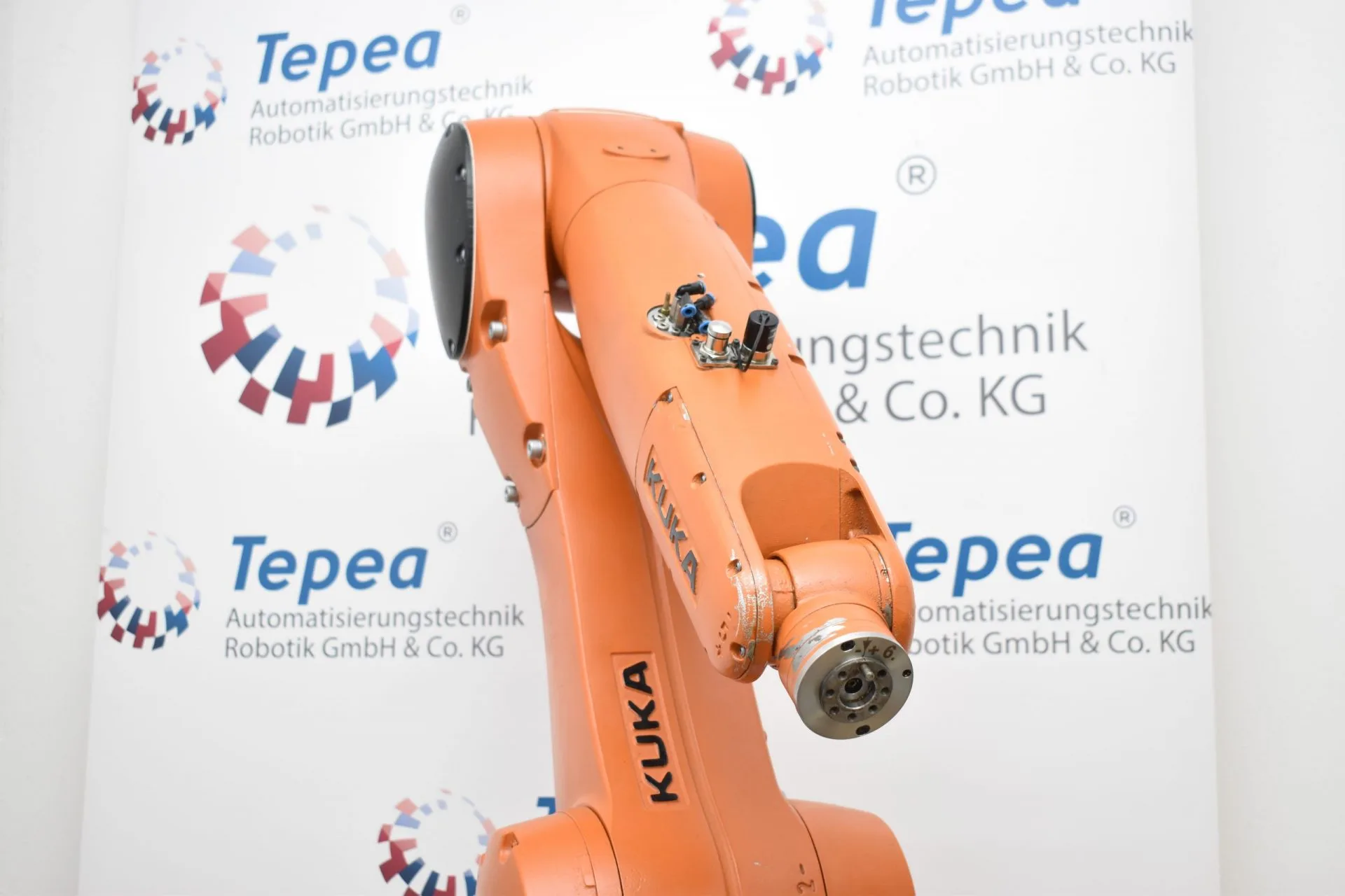 gebraucht- KUKA KR 10 R1100 sixx – Überholter Leichtbauroboter mit