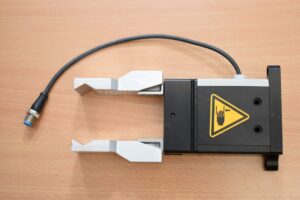 -gebraucht- Elektrischer 2-Backen-Parallelgreifer GEP2016IL-03-B mit IO-Link, 16 mm Hub pro Backe und einstellbarer Greifkraft bis 500 N – ideal für präzise Automatisierungsaufgaben.