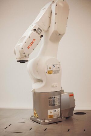 –gebraucht– KUKA KR 10 R900-2 – Überholter 6-Achs-Roboter mit KRC5 compact & PROFINET Slave und 1 Jahr Gewährleistung